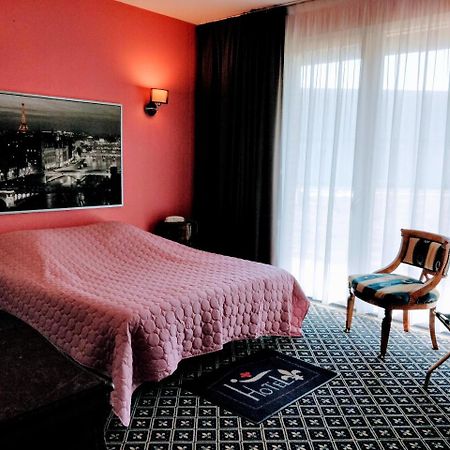 Hotel Fleur De Lys バイレウル エクステリア 写真