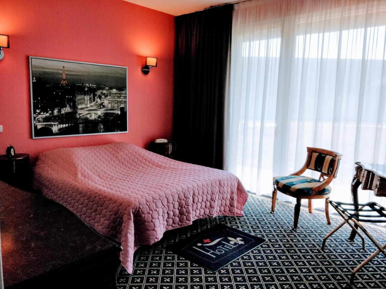 Hotel Fleur De Lys バイレウル エクステリア 写真
